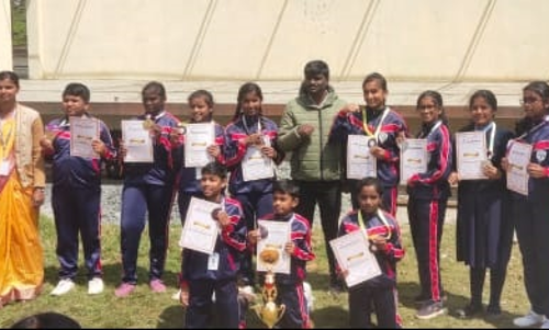 தென்னிந்திய அளவிலான குத்துச்சண்டை போட்டி சாம்பியன் கோப்பை வென்ற மாணவர்களுக்கு பாராட்டு