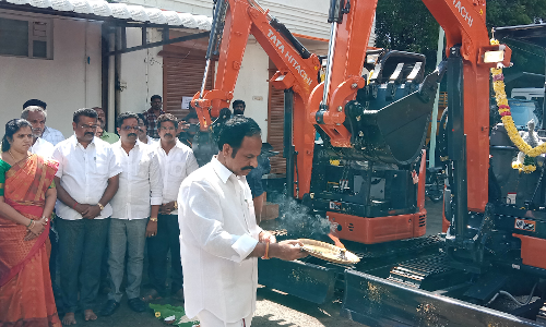 புதிதாக 9 பொக்லைன் எந்திரங்கள் வாங்கப்பட்டுள்ளது