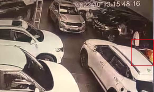 அடிக்கடி பிரச்சினை ஏற்படுது - காரை தீ வைத்து எரித்த நபர் கைது