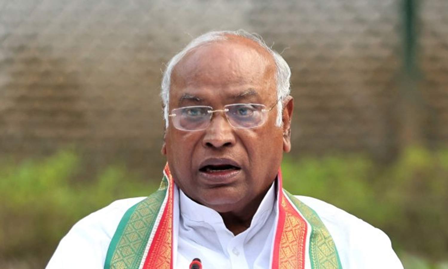 அகில இந்திய காங்கிரஸ் தலைவர் மல்லிகார்ஜுன கார்கே நாளை பெங்களூரு வருகை அகில இந்திய காங்கிரஸ் தலைவர் மல்லிகார்ஜுன கார்கே நாளை பெங்களூரு வருகை