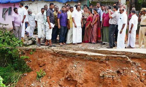 குலசேகரம், திற்பரப்பு பேரூராட்சிகளில் வளர்ச்சி திட்டப்பணிகள் - அமைச்சர் மனோதங்கராஜ் தொடங்கி வைத்தார்