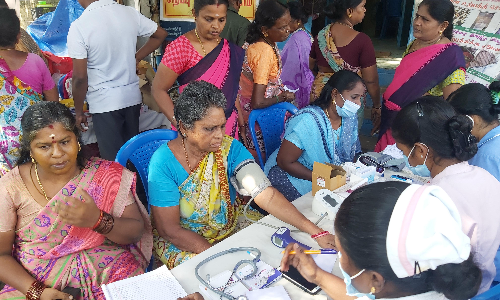 சென்னையில் இன்று 200 இடங்களில் மழைக்கால மருத்துவ முகாம்- அலைமோதிய மக்கள்