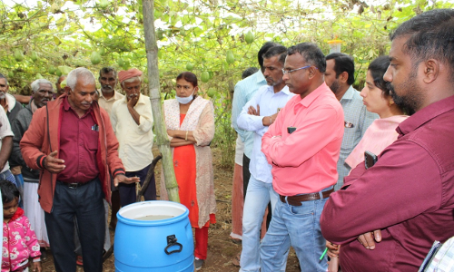 இடுபொருட்கள் தயாரிப்பது குறித்து விவசாயிகளுக்கு பயிற்சி