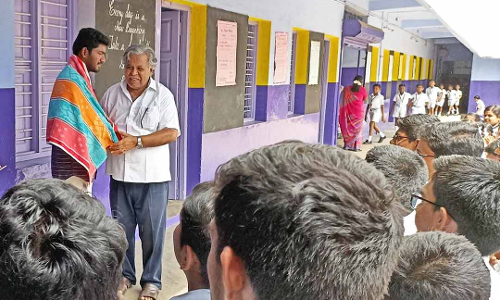 லிட்டில் பிளவர் பள்ளி மாணவனுக்கு மருத்துவ கல்லூரியில் இடம்