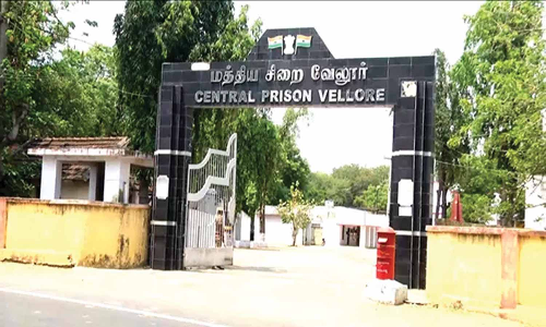 அண்ணா பிறந்த நாளை முன்னிட்டு வேலூர் ஜெயிலில் மேலும் 6 கைதிகள் விடுதலை