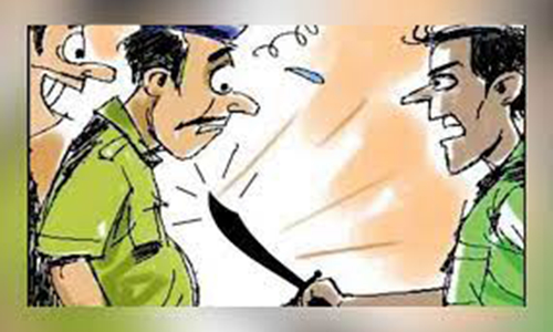 கத்தியை காட்டி மிரட்டி பெயிண்டிங் காண்ட்ராக்டரிடம் பணம் பறிப்பு