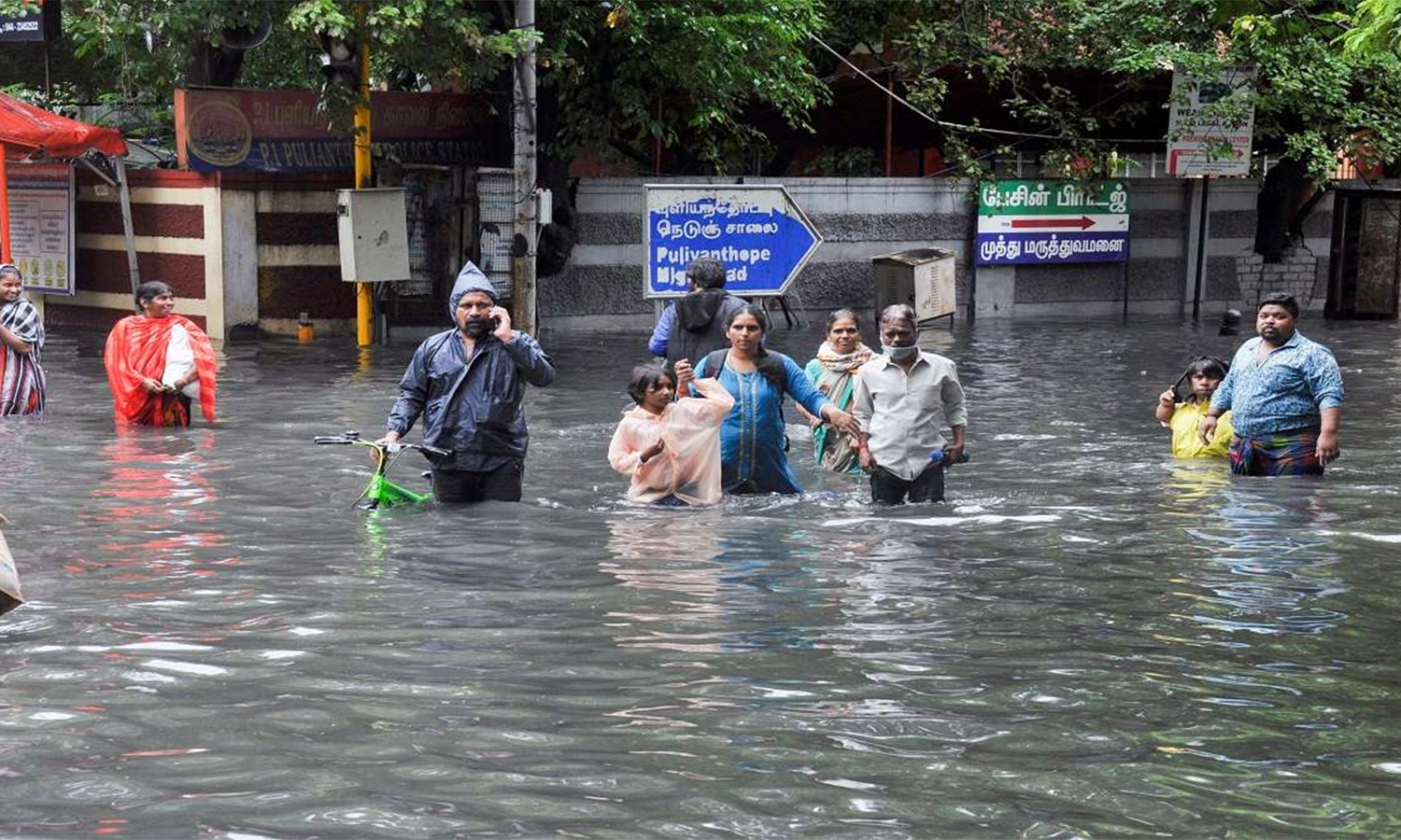 வடகிழக்கு பருவமழையின்போது உயிரிழந்த 26 பேரின் குடும்பத்துக்கு தலா ரூ.4 லட்சம்- தமிழக அரசு வடகிழக்கு பருவமழையின்போது உயிரிழந்த 26 பேரின் குடும்பத்துக்கு தலா ரூ.4 லட்சம்- தமிழக அரசு