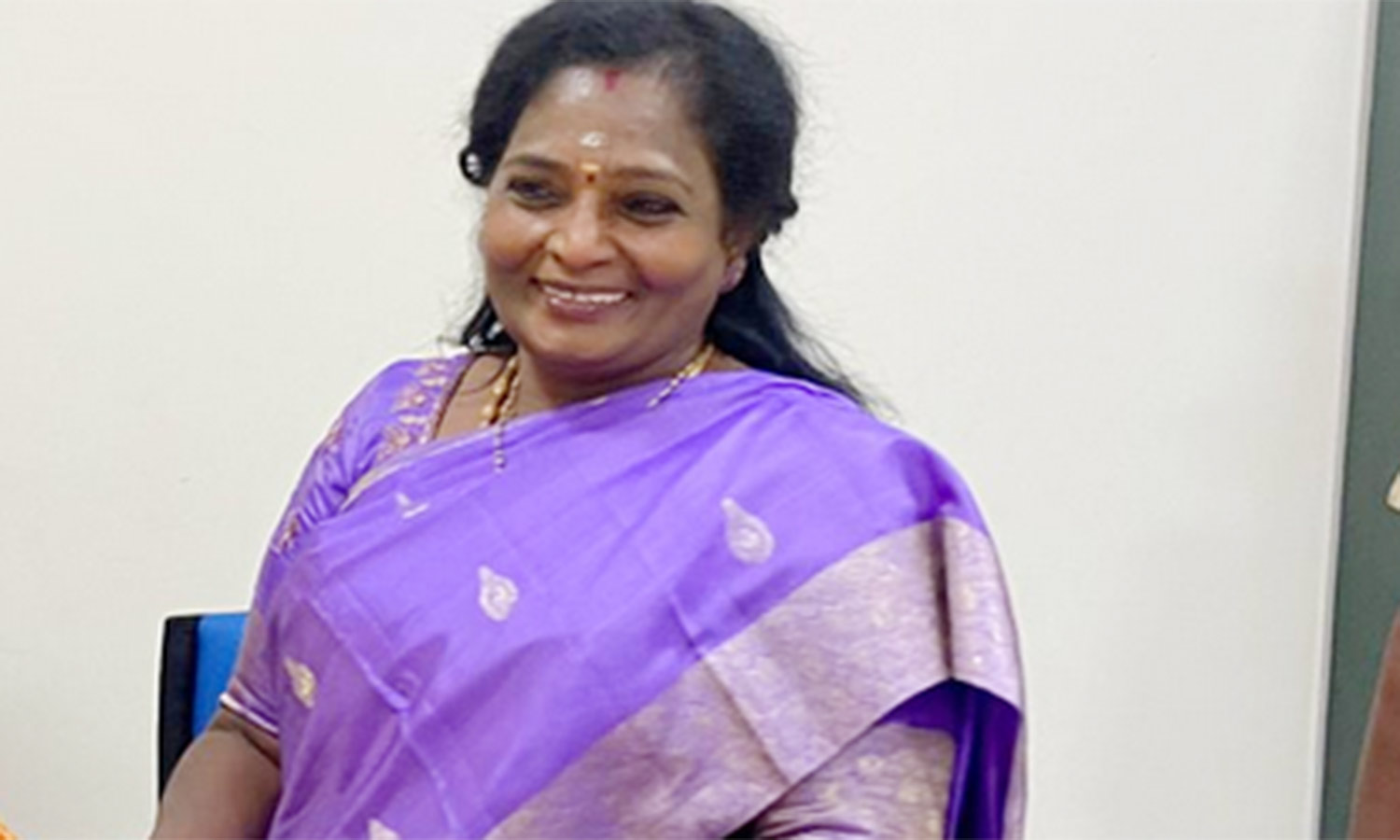 எரிமலைகள் இமயங்களை ஒன்றும் செய்ய முடியாது- தி.மு.க. விமர்சனத்துக்கு கவர்னர் தமிழிசை பதிலடி எரிமலைகள் இமயங்களை ஒன்றும் செய்ய முடியாது- தி.மு.க. விமர்சனத்துக்கு கவர்னர் தமிழிசை பதிலடி