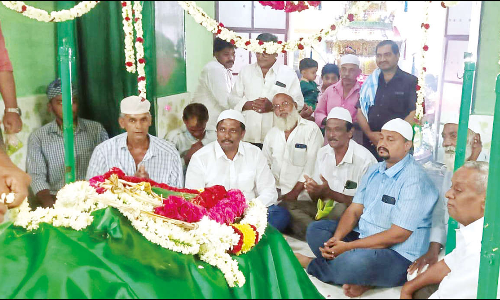 திருச்செங்கோடு ஹஜ்ரத் மஹபூபே சுபஹானி தர்காவில் சந்தனக்குட உரூஸ் கந்தூரி விழா