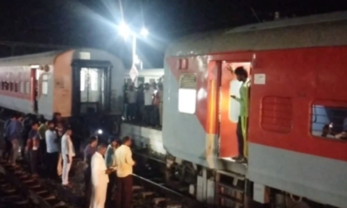 சேரன் எக்ஸ்பிரஸ் ரெயிலில் 16 பெட்டிகள் கழன்று தனியாக ஓடியது- டிரைவரின் சாமர்த்தியத்தால் உயிர்தப்பிய பயணிகள்