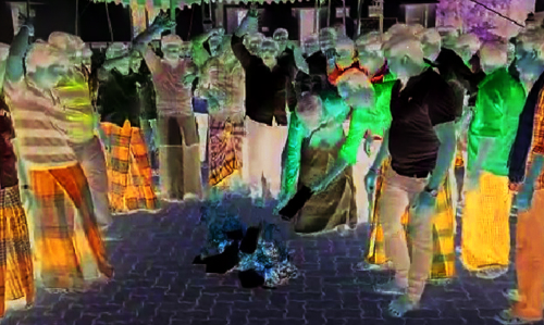 திருமாந்துறை சுங்கச்சாவடியில் ஆதார், வாக்காளர் அடையாள அட்டை நகல்களை தீ வைத்து எரித்த ஊழியர்கள்