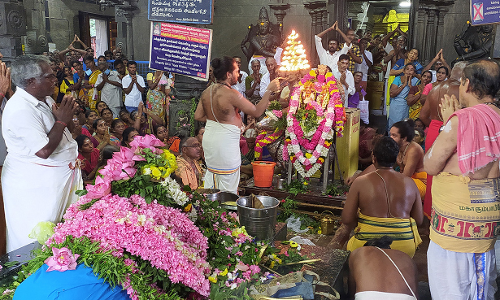 பவானி சங்கமேஸ்வரர் கோவிலில் சனி மகா பிரதோஷ வழிபாடு