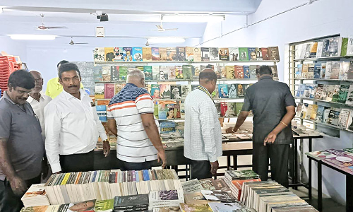 செங்கோட்டை நூலகத்தில் புத்தக கண்காட்சி