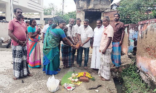 கயத்தாறு பேரூராட்சியில் புதிய கட்டுமான பணிகளுக்கு பூமி பூஜை