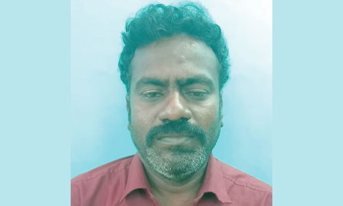 அரசு பஸ் கண்ணாடி உடைப்பு; ஒருவர் கைது