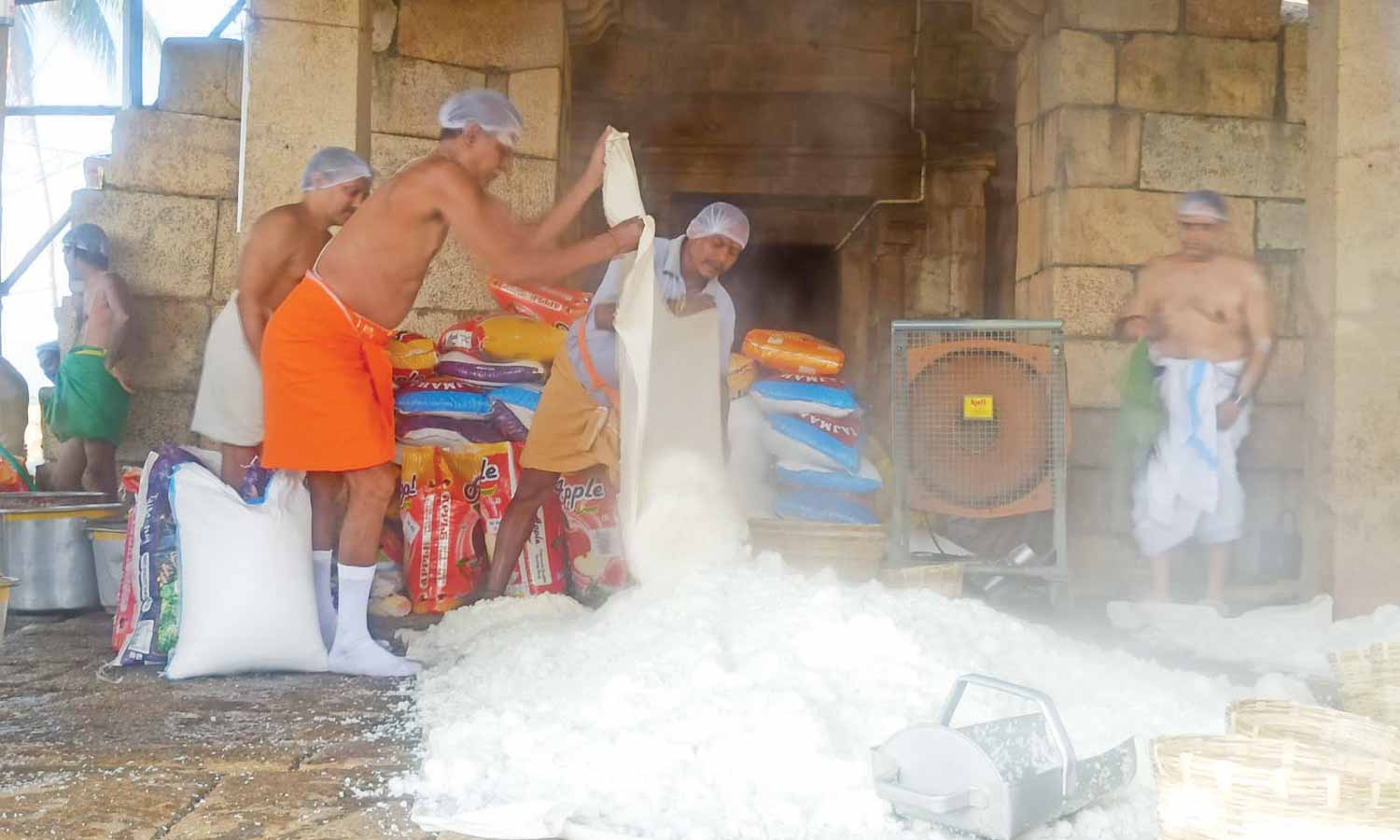 இன்று அன்னாபிஷேக தினம்- சிவனை வணங்கினால் முக்தி பெறலாம்