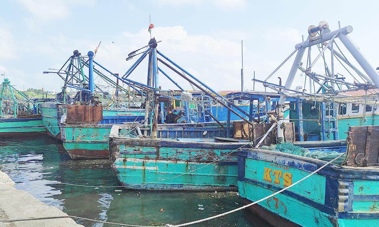 ராமேசுவரம் மீனவர்களை விடுவிக்க கோரி வேலைநிறுத்த போராட்டம்- ரூ.6 கோடி வர்த்தகம் பாதிப்பு