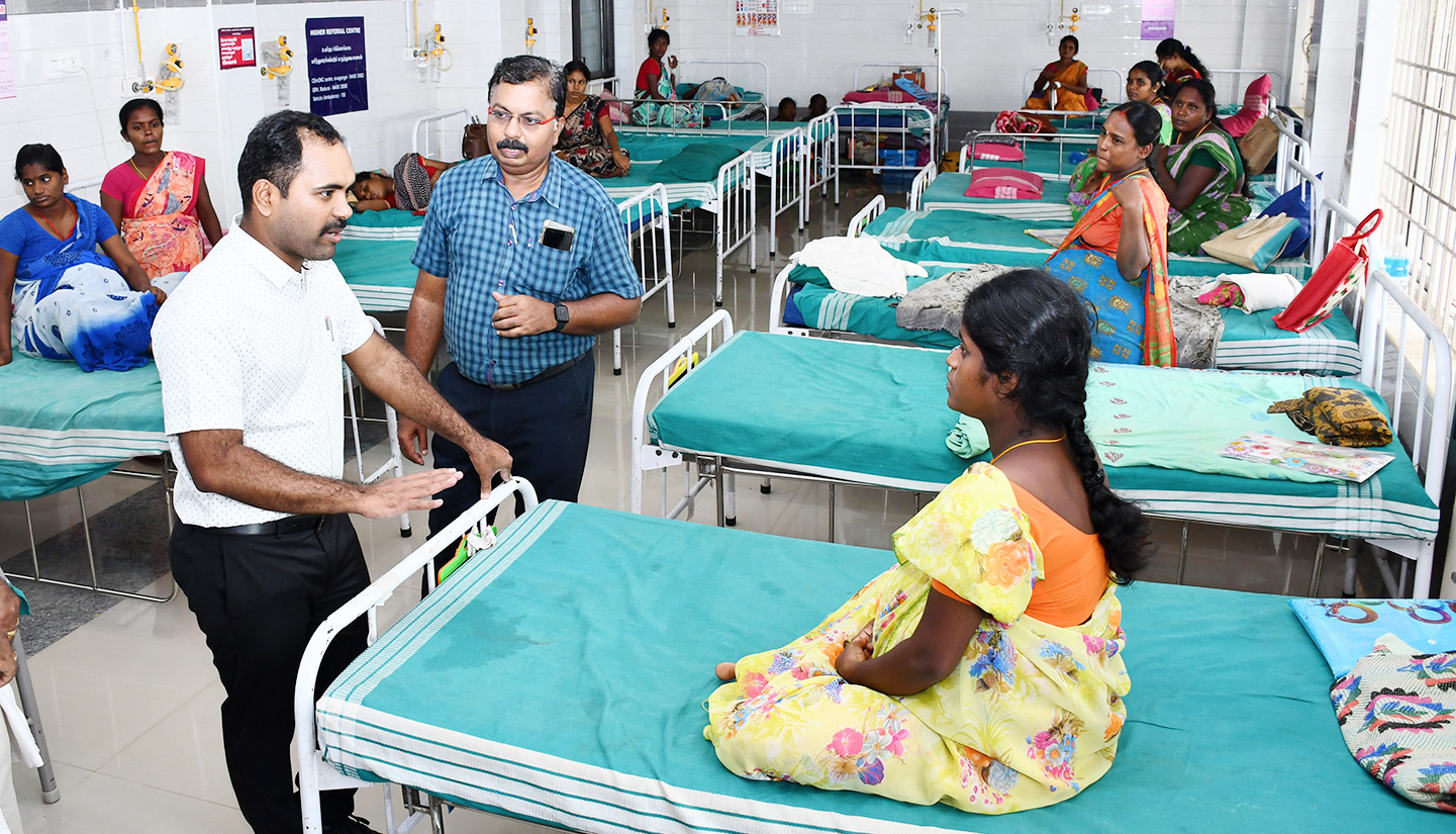 அரசு மருத்துவமனையில் கலெக்டர் ஆய்வு அரசு மருத்துவமனையில் கலெக்டர் ஆய்வு