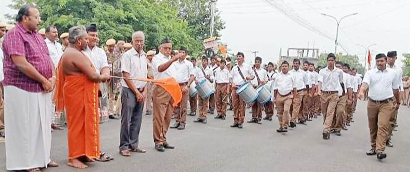 அமைதியாக நடந்த ஆர்.எஸ்.எஸ். பேரணி