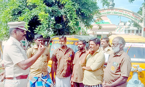 வாகன ஓட்டிகளுக்கு விழிப்புணர்வு