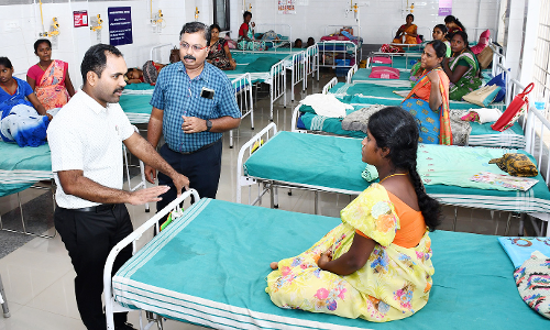 அரசு மருத்துவமனையில் கலெக்டர் ஆய்வு