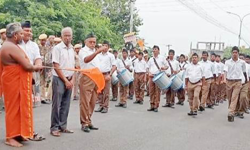 அமைதியாக நடந்த ஆர்.எஸ்.எஸ். பேரணி