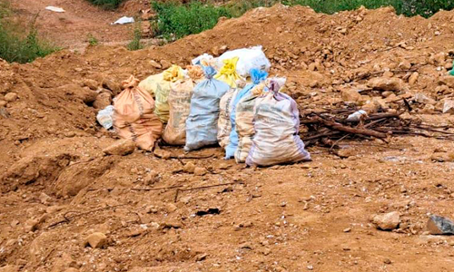 மாமாங்கம் பகுதியில்  மூட்டை மூட்டையாக வெள்ளைக்கல் கடத்தல்  நடவடிக்கை எடுக்க வலியுறுத்தல்