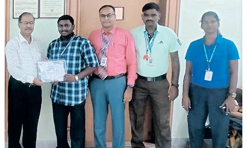 மணக்குள விநாயகர் கல்லூரி மாணவர் சாதனை