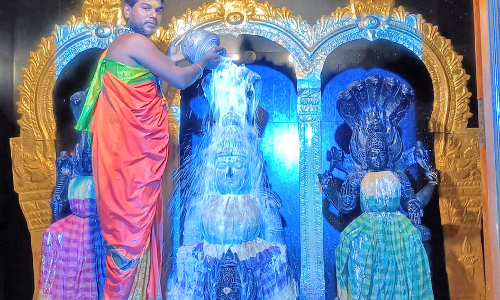 புளியங்குடி  பவானி அம்மன் ஆலயத்தில் பவுர்ணமி பூஜை