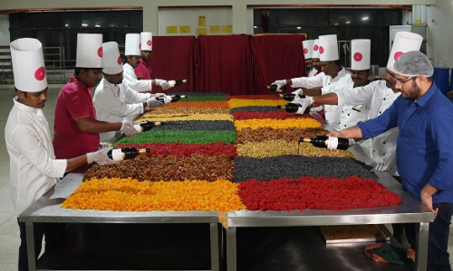 கிறிஸ்துமஸ்-புத்தாண்டை முன்னிட்டு கேக் தயாரிக்கும் பணி தொடக்கம்