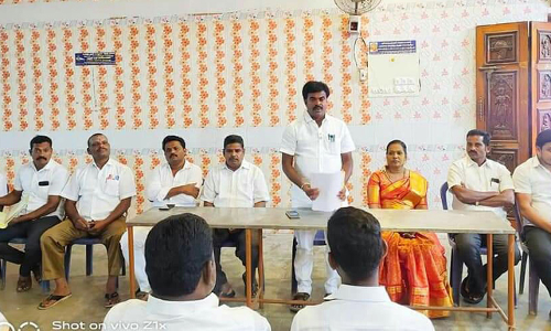 தனியார் மில்களில் இருந்து நூல் கொள்முதல் செய்து கைத்தறி நெசவாளர்களுக்கு வழங்க வேண்டும்