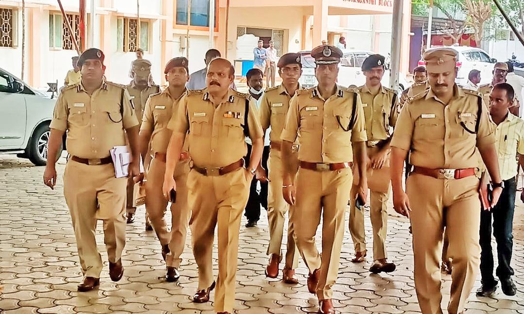 பட்டமளிப்பு விழாவிற்கு பிரதமர் மோடி வருகை- மத்திய போலீசார் கட்டுப்பாட்டில் வந்த காந்திகிராம பல்கலைக்கழகம் பட்டமளிப்பு விழாவிற்கு பிரதமர் மோடி வருகை- மத்திய போலீசார் கட்டுப்பாட்டில் வந்த காந்திகிராம பல்கலைக்கழகம்