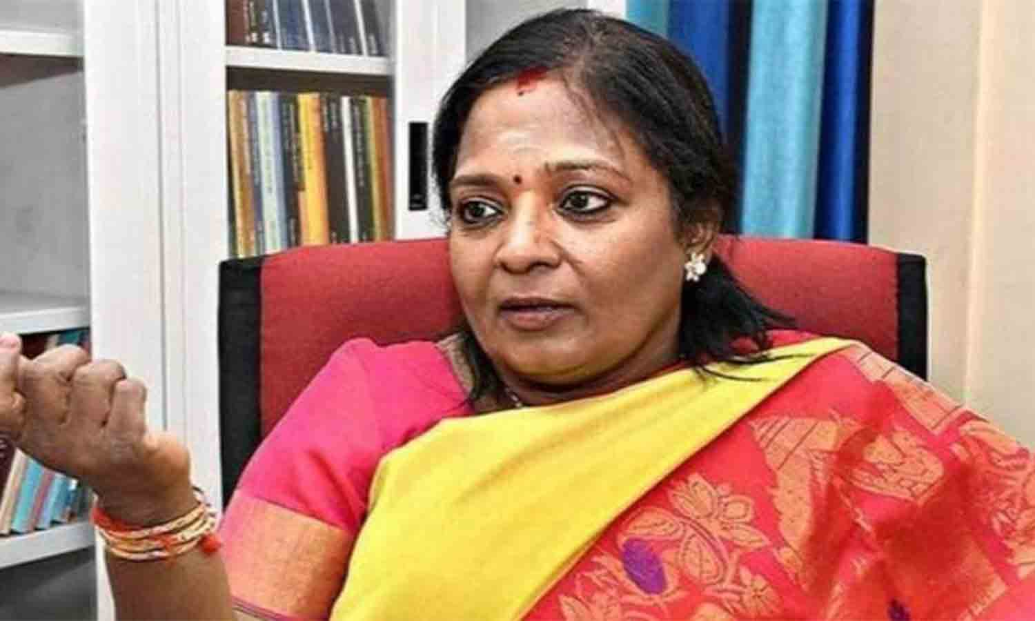 எனது போனை ஒட்டுக்கேட்கிறார்கள்... தெலுங்கானா ஆளுநர் பரபரப்பு புகார் எனது போனை ஒட்டுக்கேட்கிறார்கள்... தெலுங்கானா ஆளுநர் பரபரப்பு புகார்