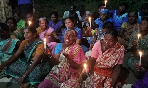 மின்சாரம் தாக்கி பலியான கல்லூரி மாணவர் உடலை வாங்க மறுத்து 4-வது நாளாக உறவினர்கள் போராட்டம்