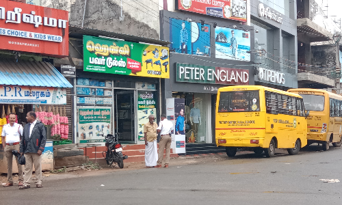 இரணியல் பள்ளி வாகனங்கள் உட்பட 69 வாகன ஓட்டிகளுக்கு அபராதம்