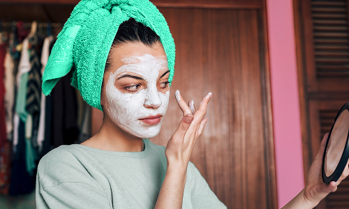 சருமத்தை பொலிவாக்கும் பாலாடை மாஸ்க்