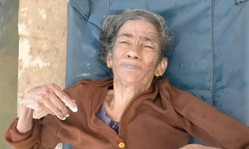 பூலாம்பட்டி காவிரியில் மூதாட்டி பிணம்