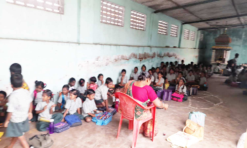 பழுதடைந்த பள்ளி கட்டிடம் இடிப்பு