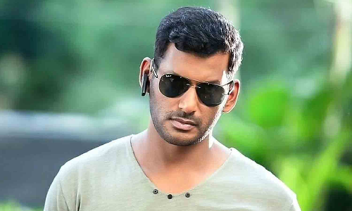 மக்கள் நல இயக்கத்தினருக்கு நடிகர் விஷால் தங்க மோதிரம்-செயின் வழங்கினார்