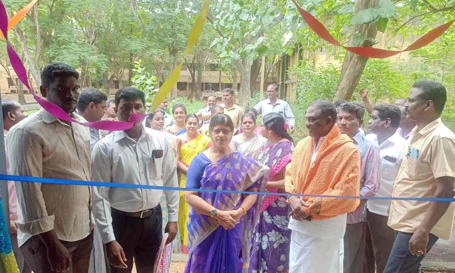 புதிய வகுப்பறை கட்டிடங்கள்-அங்காளன் எம்.எல்.ஏ. திறந்து வைத்தார் புதிய வகுப்பறை கட்டிடங்கள்-அங்காளன் எம்.எல்.ஏ. திறந்து வைத்தார்