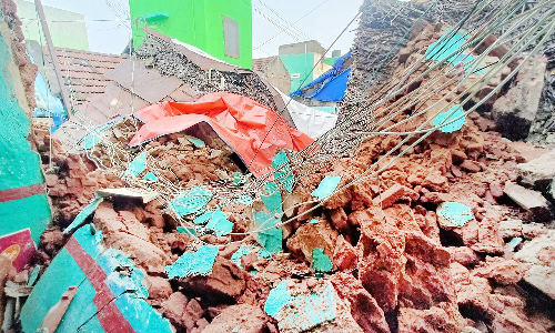 திண்டுக்கல்லில் கனமழைக்கு 3 தூய்மை பணியாளர்கள் வீடுகள் இடிந்து சேதம்