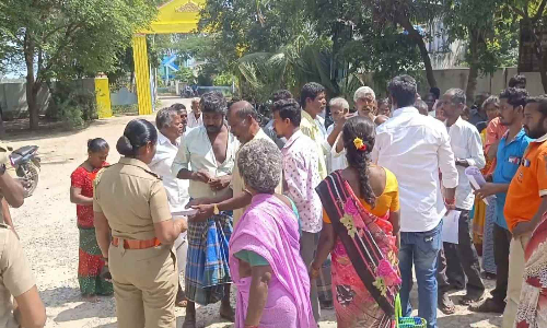 வட்டார வளர்ச்சி அலுவலகத்தை பொதுமக்கள் முற்றுகை
