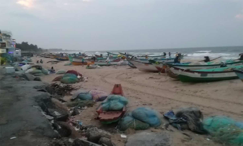 மாமல்லபுரம் கடலில் நள்ளிரவில் சூறாவளி.. அதிகாலையில் மழை: மீனவர்கள் மீன்பிடிக்க செல்லவில்லை