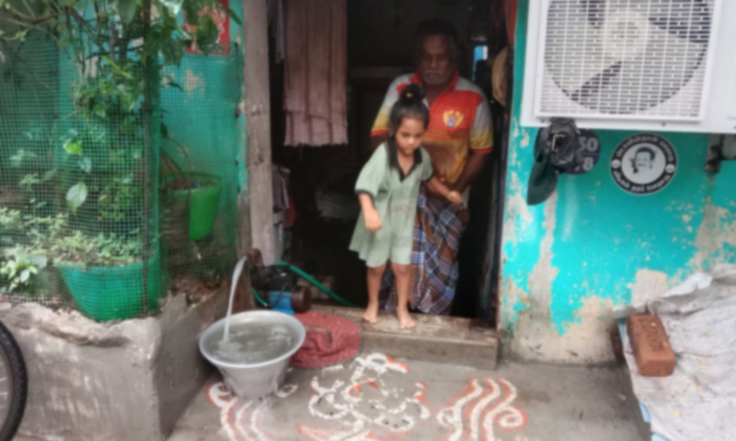 புதுவண்ணாரப்பேட்டை வ.உ.சி. நகரில் 50 வீடுகளில் மழை நீர் புகுந்தது புதுவண்ணாரப்பேட்டை வ.உ.சி. நகரில் 50 வீடுகளில் மழை நீர் புகுந்தது