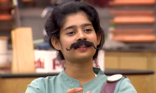 ப்ளீஸ் இப்படி பண்ணாதீங்க என கதறி அழுத ஜனனி.. அப்படி என்ன நடந்தது பிக்பாஸ் வீட்டில்..?