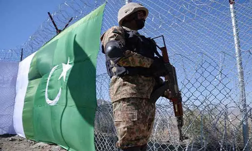 பாகிஸ்தானில் தலைக்கு ரூ.50 லட்சம் பரிசு அறிவிக்கப்பட்ட பயங்கரவாதி சுட்டுக்கொலை