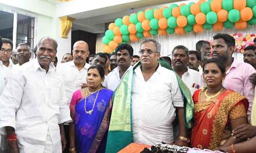 சபாநாயகர் ஏம்பலம் செல்வத்துக்கு   முதல்-அமைச்சர் ரங்கசாமி நேரில் வாழ்த்து