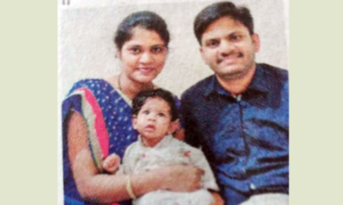 சித்தூர் அருகே கார்-லாரி மோதல்: கணவன்-மனைவி, குழந்தை பலி