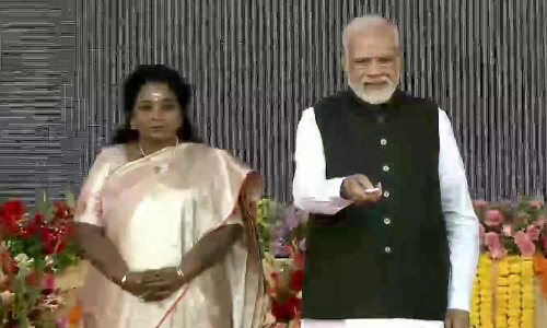 ராமகுண்டம் யூரியா உரத் தொழிற்சாலையை நாட்டுக்கு அா்ப்பணித்தார் பிரதமா் மோடி