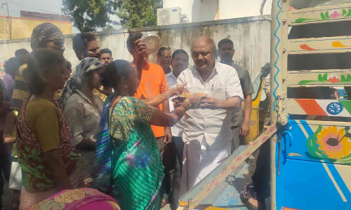 மழையால் பாதிக்கப்பட்டவர்களுக்கு நிவாரணம்